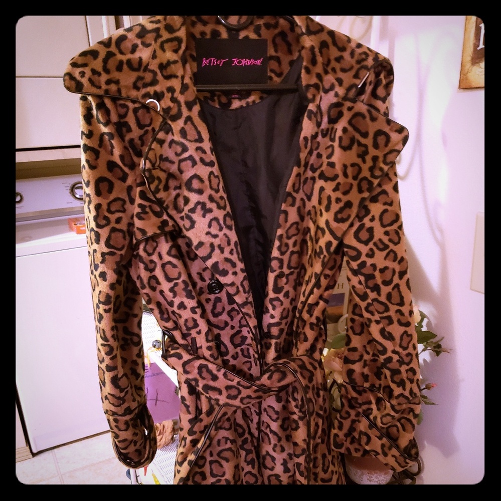 Gorgeous Betsey Johnson Leopard coat
